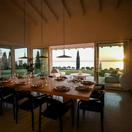Casa de Férias With Infinity Pool Overlooking Garda
